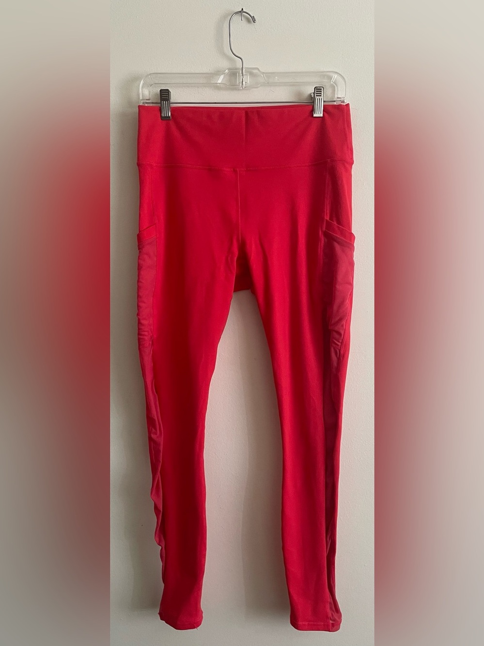 💯 Fabletics Bright Orangey Red Women's Leggings with Side Pockets 💯